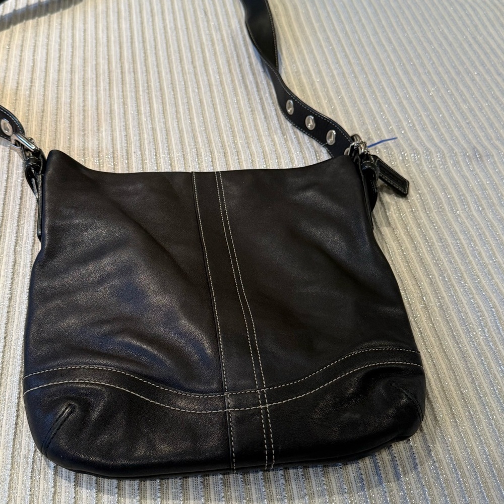Coach Smooth Black Leather Shoulder Bag F10938 Logo Tag Silvertone Hardware